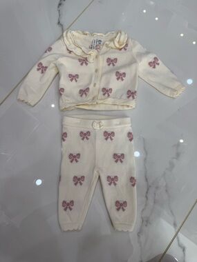 Janie and Jack bow knit set
